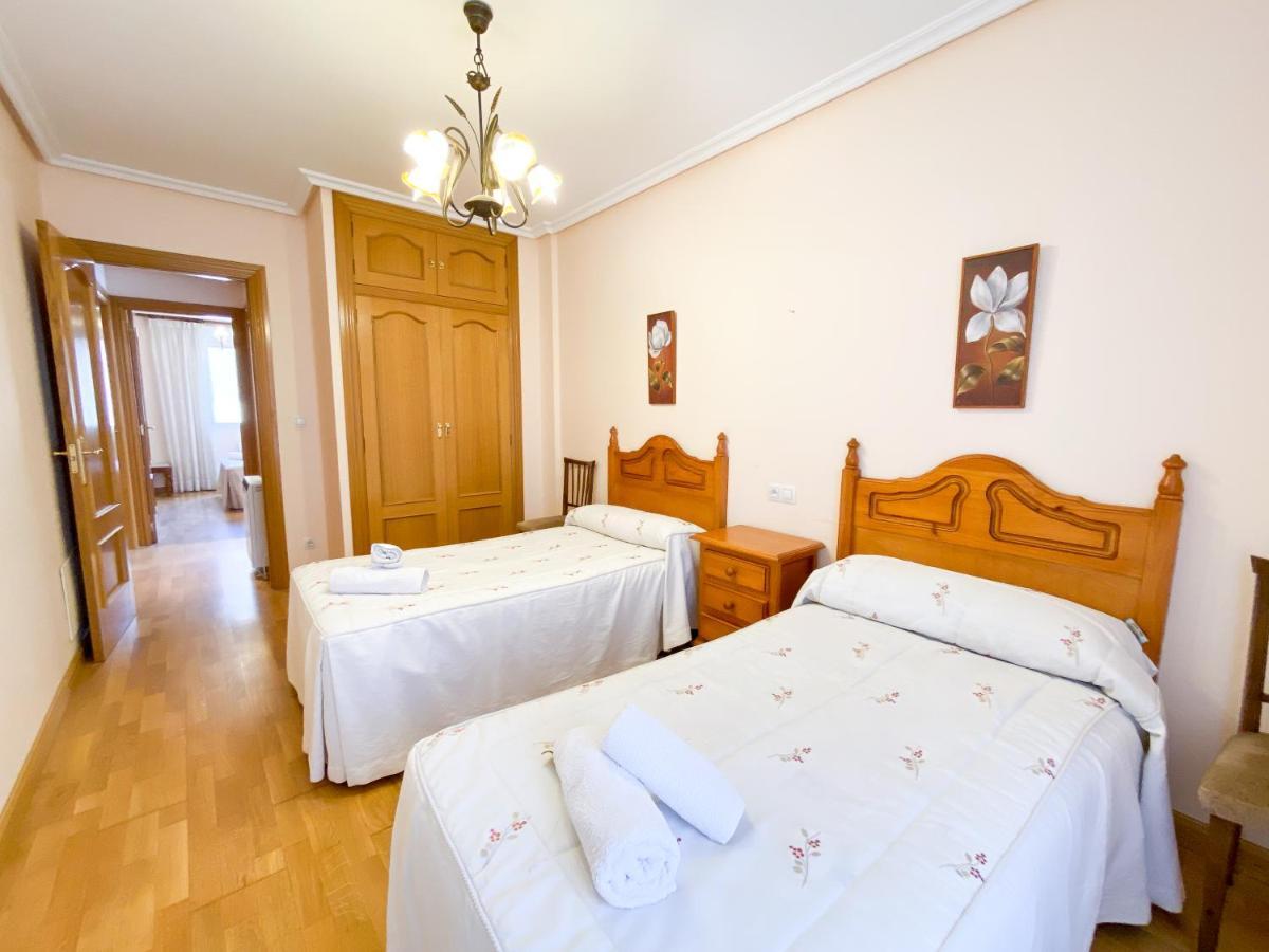 Vivienda Turistica Los Leones Berlanga de Duero Exterior foto